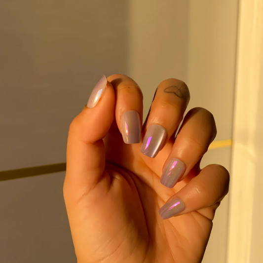 Twilight Chrome Glaze	Medium Square Press On Nails (Set Of 24)
