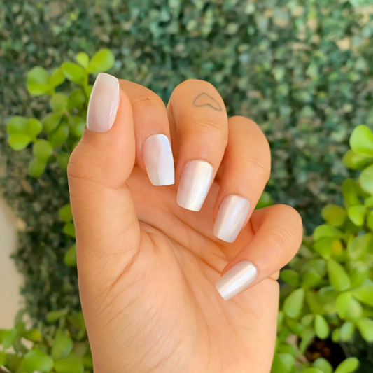 Frosted Pearl	Short Square Press On Nails