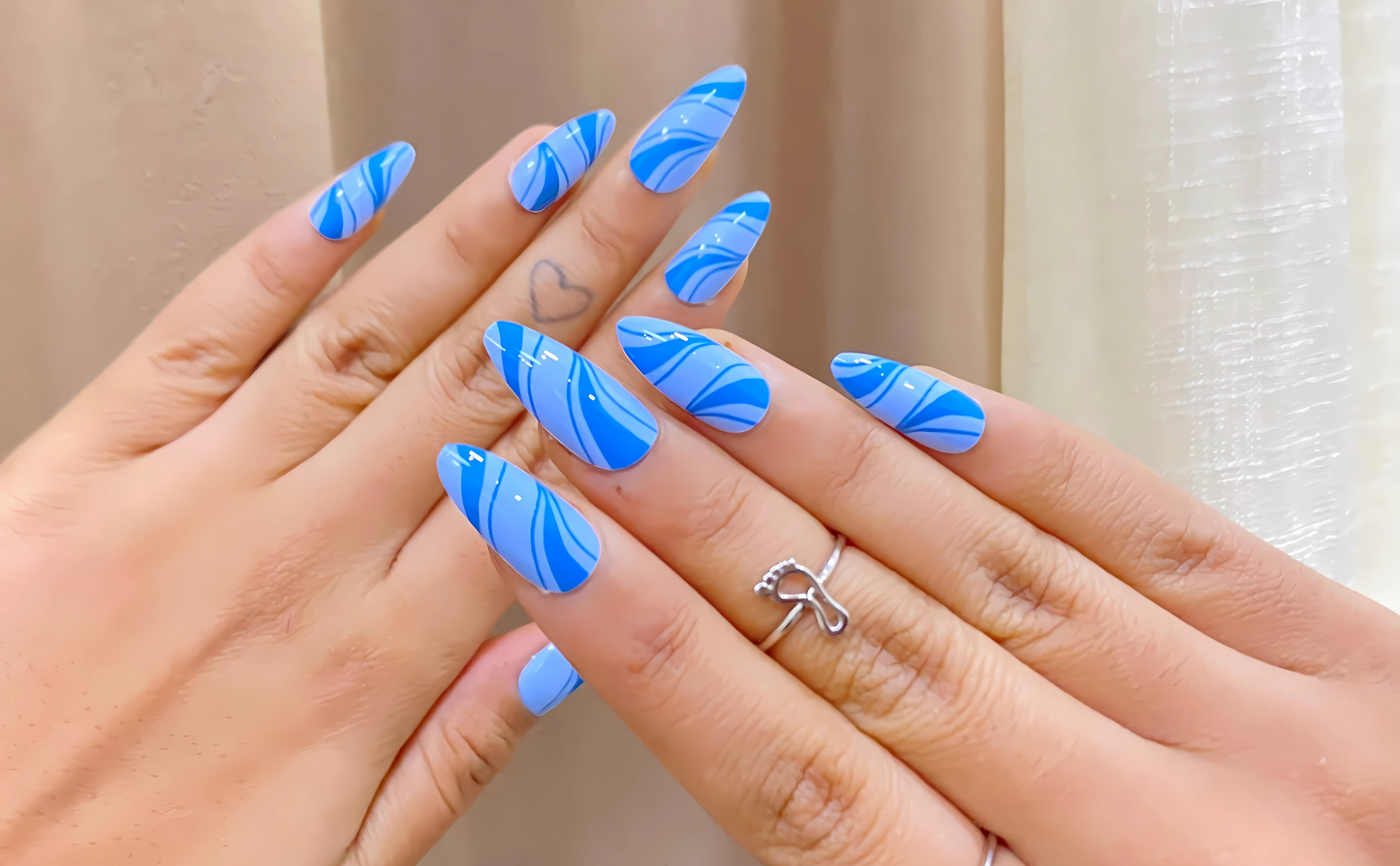 Oceanic Haze – Multi-Dimensional Fluid Art Press-On Nails (Set Of 24)