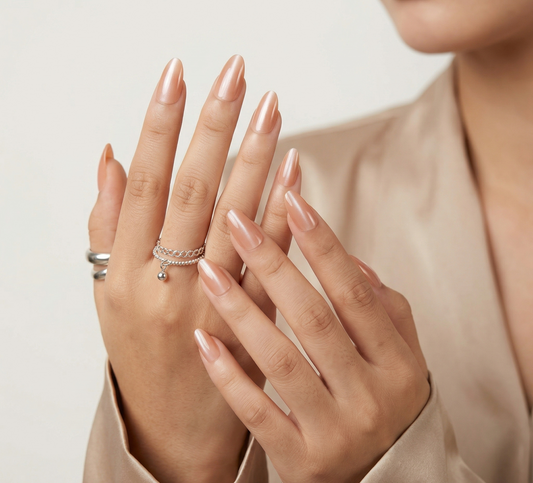 Petal Dew – Soft Peach Gradient Glassy Press On Nails (Cat-Eye)